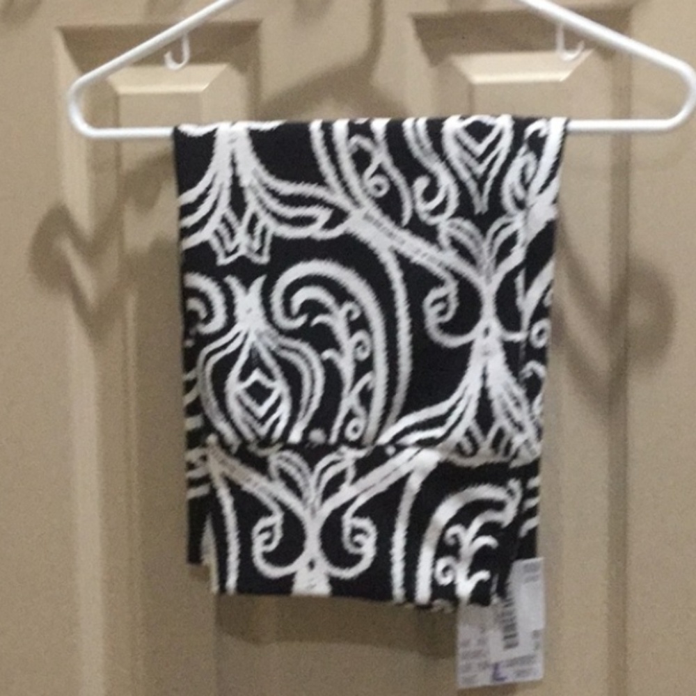 Large NWT Black & White Cassie
